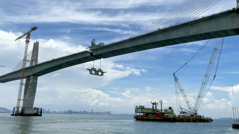 Cầu lớn vượt biển Kim Môn sẽ thông xe vào tháng 10 năm nay, giúp đảo Kim Môn và đảo Liệt Dự có thể trở thành một khu vực hoàn chỉnh.(Hình từ CNA)