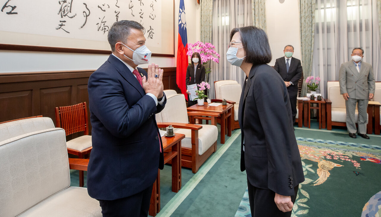 Sáng ngày 25/10, Tổng thống Thái Anh Văn đã tiếp đón phái đoàn của Quốc hội Indonesia đến viếng thăm Đài Loan. (Hình từ Phủ Tổng thống)