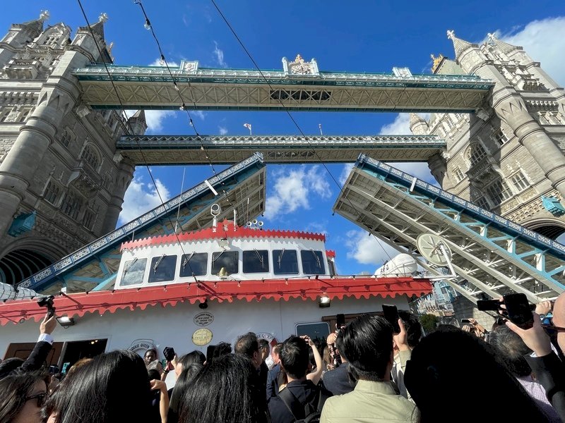 Ngày 8/10 kiều bào Đài Loan đã tổ chức chào mừng Quốc Khánh trên con tàu 