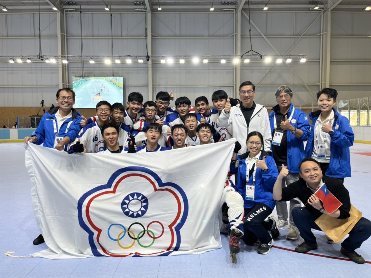 Tại Giải vô địch trượt băng thế giới 2022, đội khúc côn cầu nam của Đài Loan đã đánh bại đội tuyển Mỹ trong trận chung kết và giành huy chương vàng với thành tích thắng liên tiếp 7 trận đấu. (Nguồn ảnh: Sở Thể dục thể thao Đài Loan)