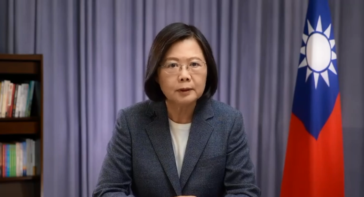 Tổng thống Thái Anh Văn phát biểu trong tọa đàm Đài Loan AIBs, Đài Loan bằng lòng và sẵn sàng hỗ trợ quốc tế xúc tiến tự do truyền thông. (Hình từ Video phát biểu của Tổng thống)