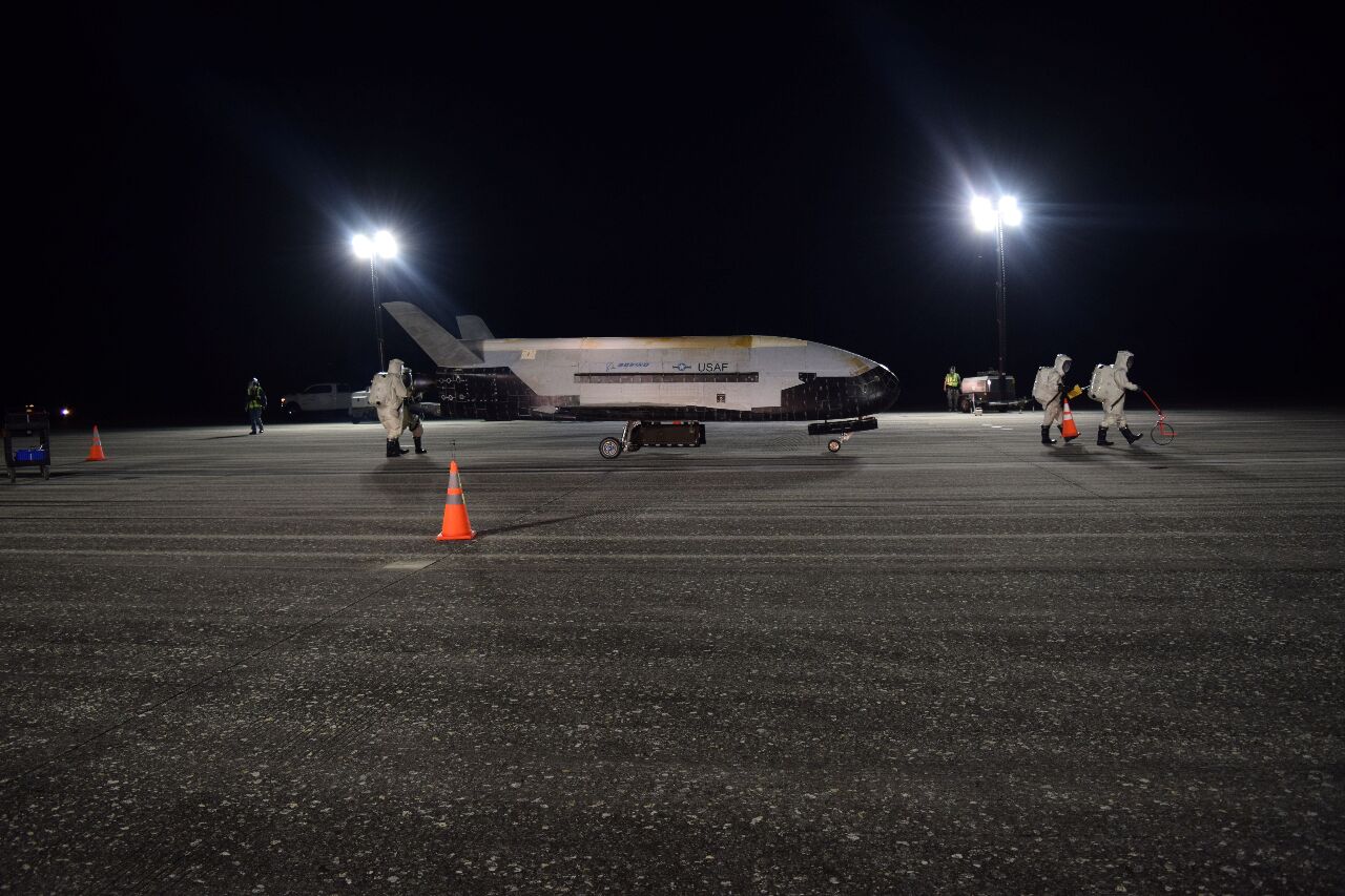 Máy bay vũ trụ X-37B do Lầu Năm Góc phát triển (Ảnh Reuters)