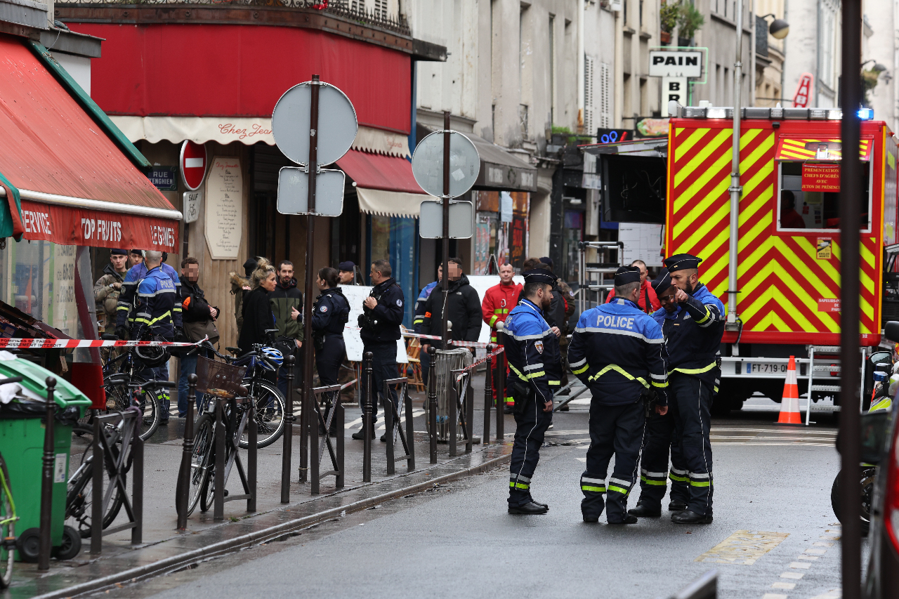 Trước đêm Giáng sinh, 2 người thiệt mạng và 4 người bị thương trong vụ xả súng ở trung tâm Paris. (Ảnh: AFP)