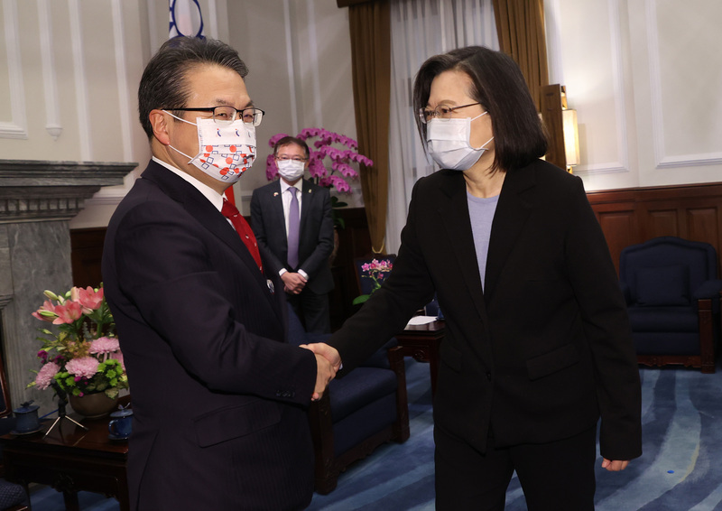 Ngày 28/12, Tổng thống Thái Anh Văn đã tiếp đón đoàn nghị sĩ Thượng viện Nhật Bản do Tổng thư ký đảng Tự do Dân chủ Nhật Seko Hiroshige dẫn đầu (Ảnh: CNA)