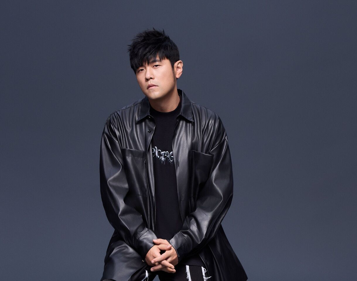 Châu Kiệt Luân lọt vào “Danh sách 10 nghệ sĩ có album bán chạy nhất thế giới năm 2022”, trở thành ca sĩ Hoa ngữ đầu tiên có mặt trong danh sách này. (Nguồn ảnh: JVR Music cung cấp)