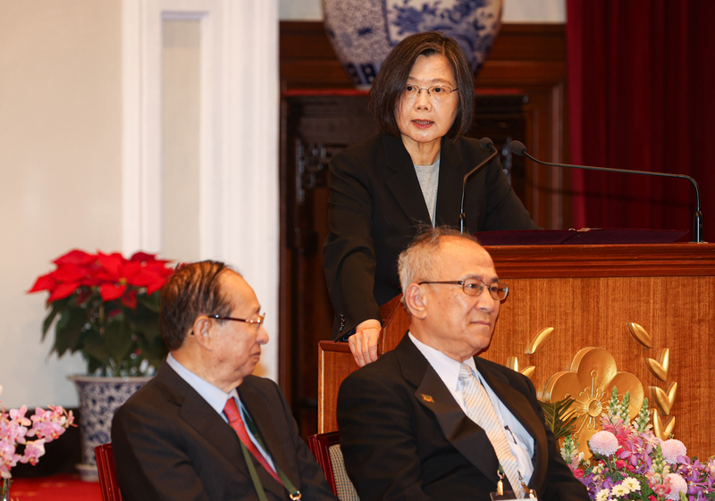 Tổng thống Thái Anh Văn tiếp đoàn đại diện kiều bào khu vực Bắc Mỹ, cảm ơn kiều bào luôn là hậu phương vững chắc ủng hộ Đài Loan. (Hình từ CNA)