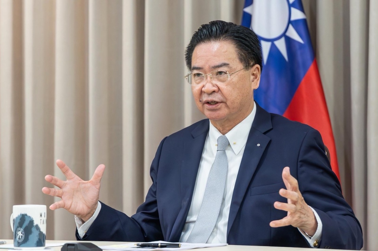 Bộ trưởng Bộ Ngoại giao Ngô Chiêu Nhiếp đã có bài viết trên The Economist kêu gọi quốc tế đề phòng Trung Quốc can dự vào bầu cử của Đài Loan.