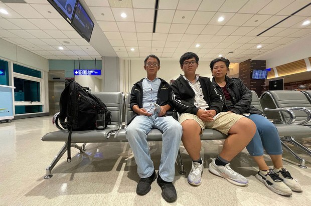 3 người Trung Quốc trốn lại khi quá cảnh tại Đài Loan và xin bảo hộ, nhưng Sở Di dân đã đưa họ trở về điểm xuất phát lần trước theo luật hiện hành. (Hình từ CNA)