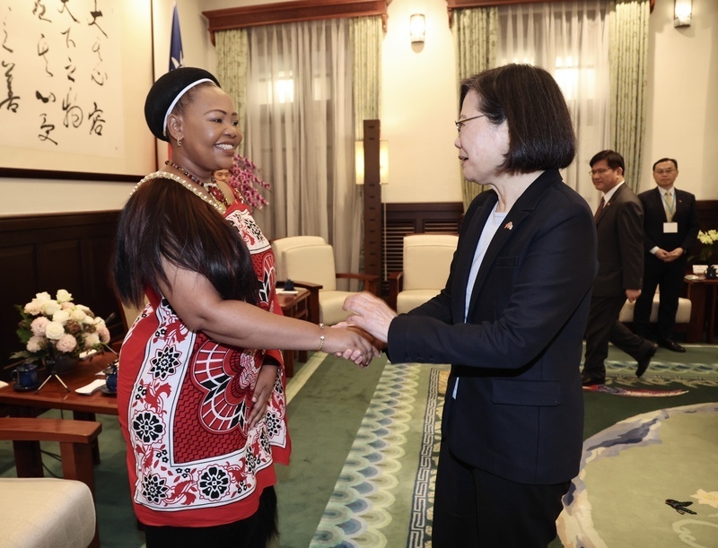 Vào sáng ngày 2-2, Tổng thống Thái Anh Văn đã tiếp đón bà Pholile Shakantu, Bộ trưởng Bộ Ngoại giao và Hợp tác quốc tế Swatini  tại Phủ Tổng thống (Ảnh: CNA)