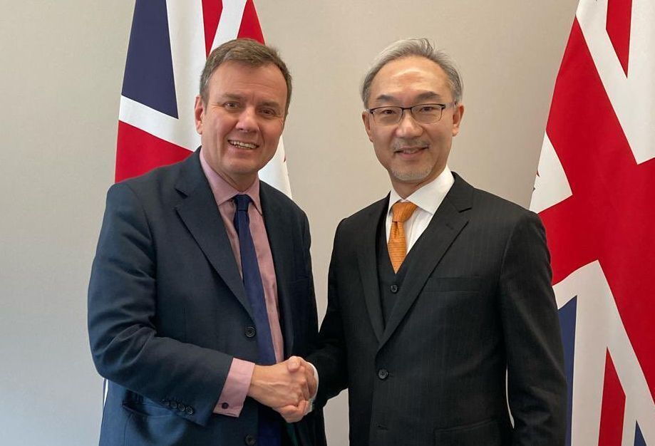 Thứ trưởng Thương mại Anh Greg Hands gặp mặt Trưởng Đại diện của đài Loan tại Anh – Diêu Kim Tường (Ảnh: @GregHands)