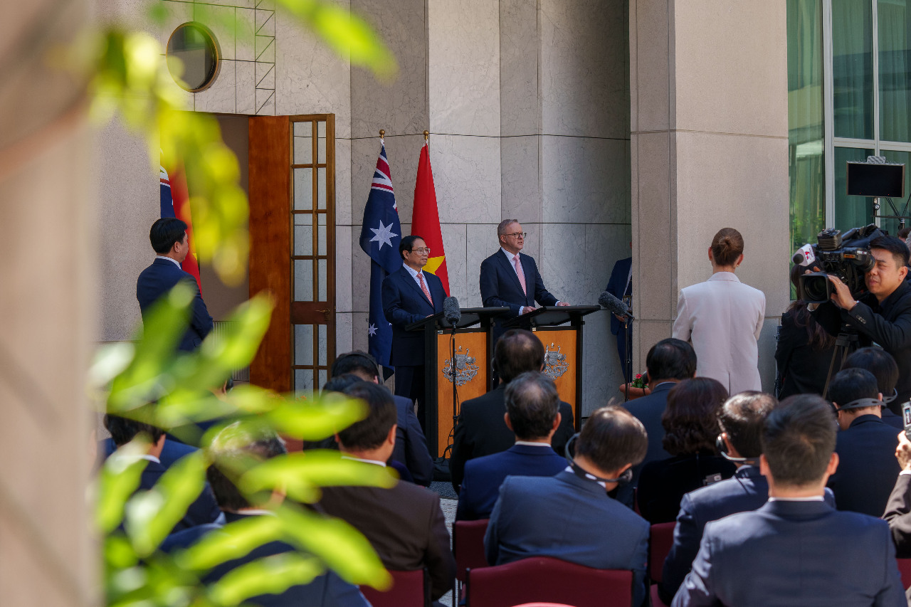 Thủ tướng Australia Anthony Albanese cho biết tại cuộc họp báo ở Canberra rằng, Australia đang nâng cấp mối quan hệ với Việt Nam lên quan hệ đối tác chiến lược toàn diện. (Ảnh: chụp từ X@AlboMP)